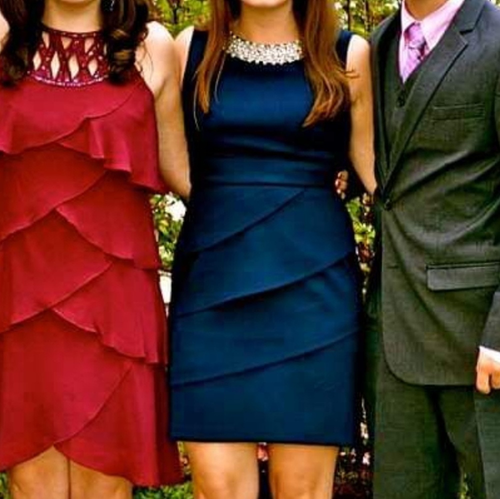 Fitted navy blue dress